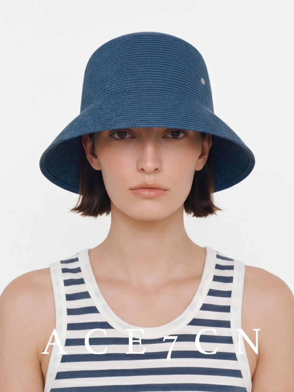 Foldable Wide-Brim Straw Cloche — ACE7CN