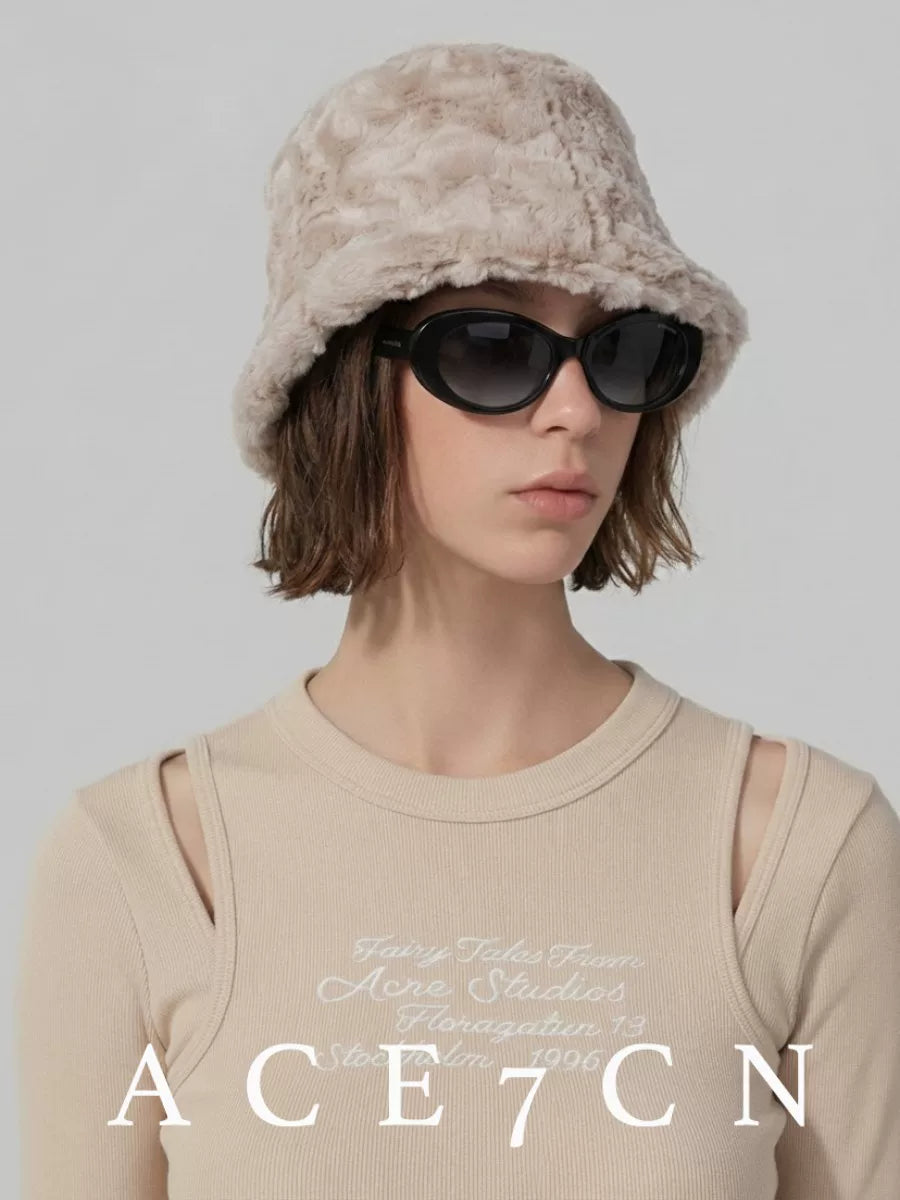 Hand-Pinched Flower Plush Bucket Hat — ACE7CN