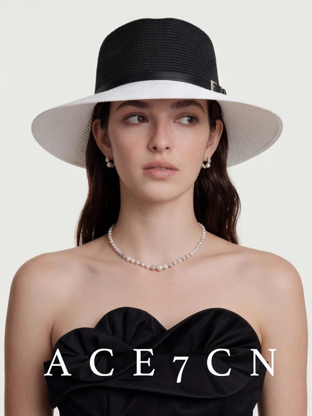 Black-and-White Wide-Brim Straw Fedora — ACE7CN