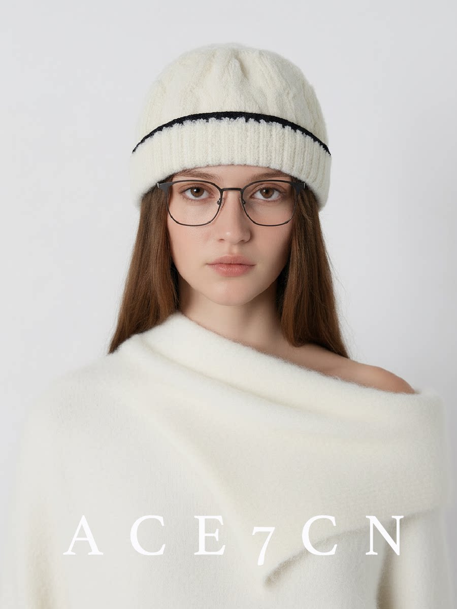 Two-Tone Cable-Knit Beanie — ACE7CN
