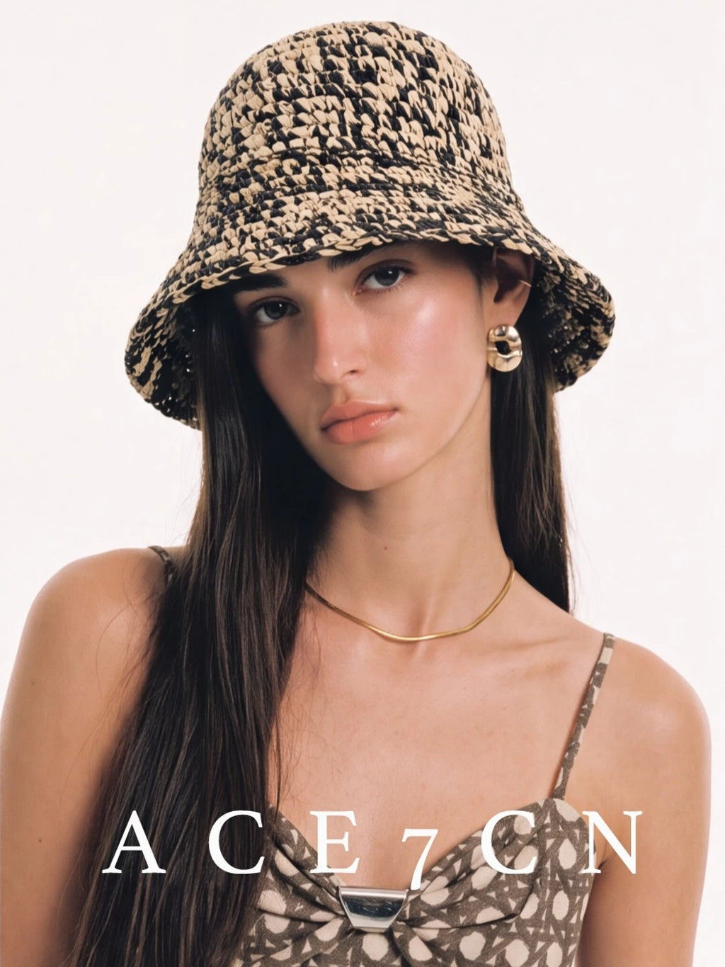 Two-Tone Hand-Woven Straw Bucket Hat — ACE7CN