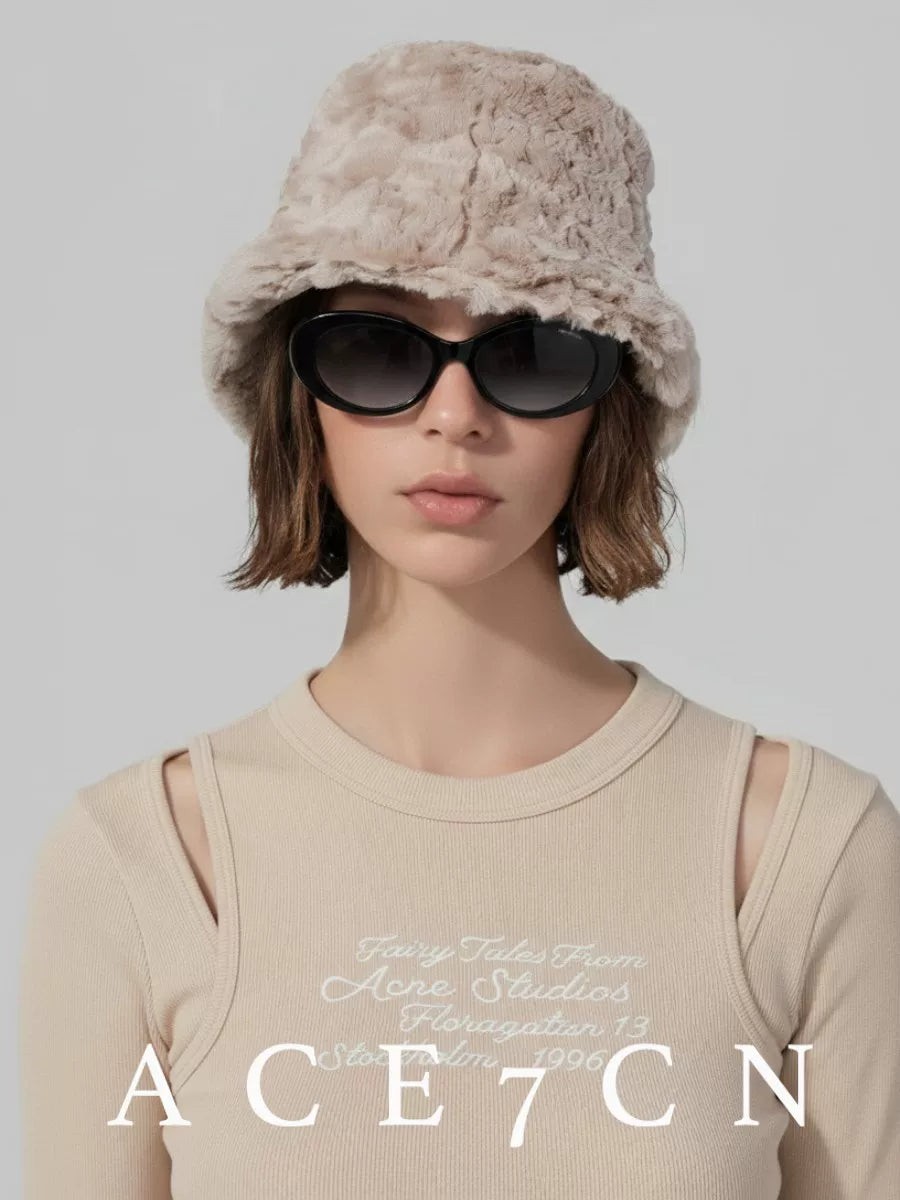 Hand-Pinched Flower Plush Bucket Hat — ACE7CN